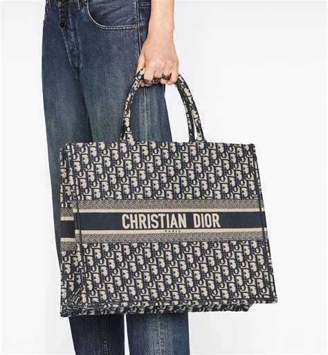 dior 名前 バッグ|dior book tote.